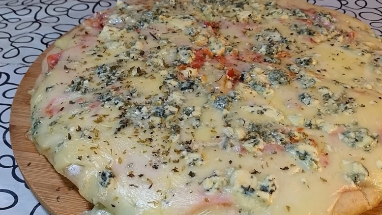 Como se hace la pizza de roquefort