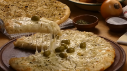 Pizza fugazza con queso